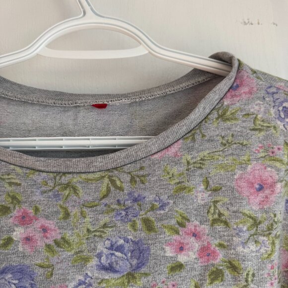 H&M grey floral sweater - Picture 2 of 4